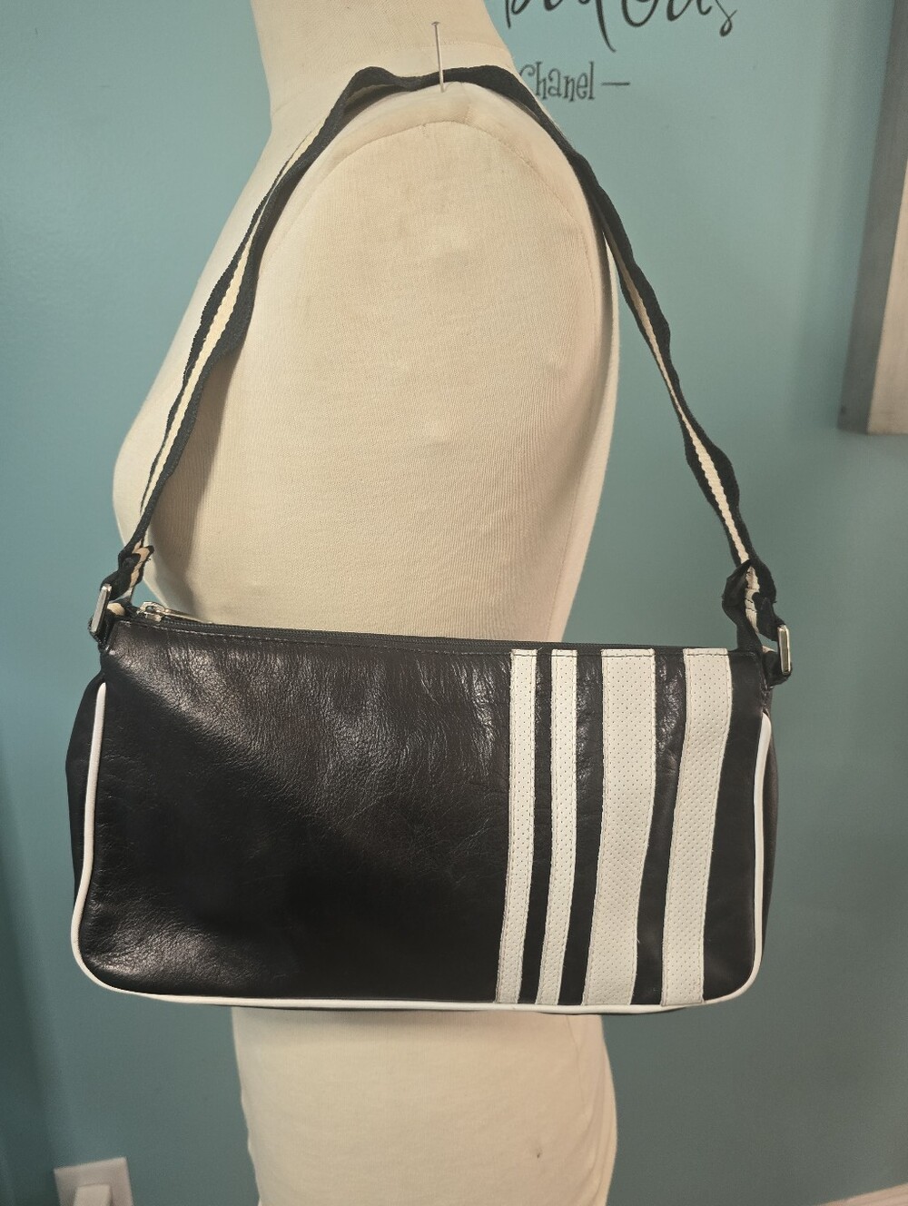 Chic Black and White Leather Stripe Shoulder Bag